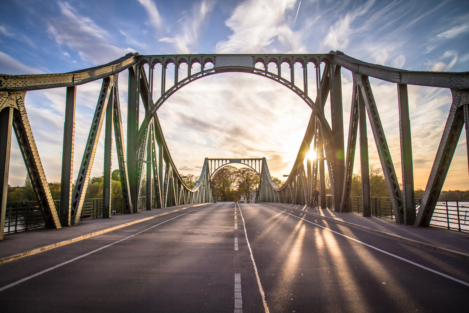 Bridge of Spies; Abhörspezialist Wuppertal, Abhörtechniker Wuppertal, Lauschspezialist